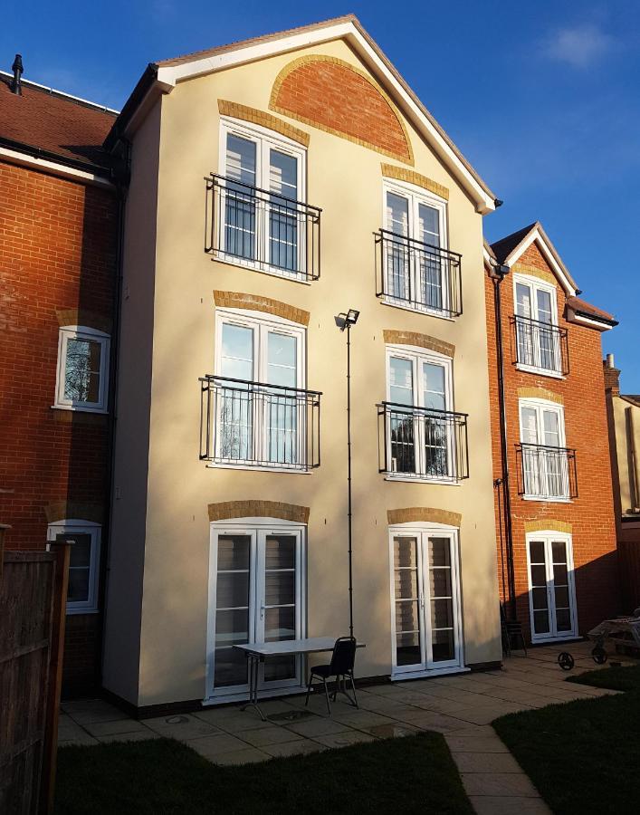 Apartamento Ybc Court, Aldershot Exterior foto